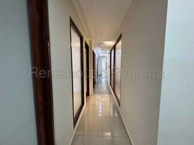 Oficina Comercial en Alquiler en Calle 50 JG - Imagen 11