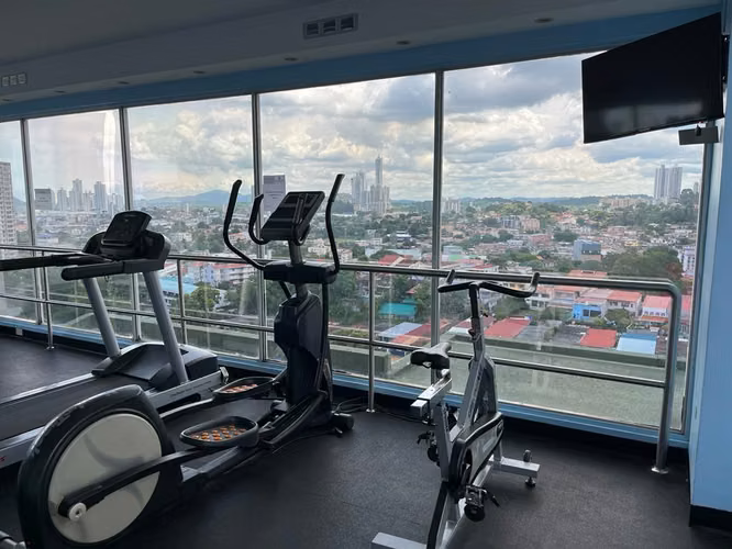 Alquilo apartamento P.H Cosmopolitan Tower Torre 200-Edison Park - Imagen 2