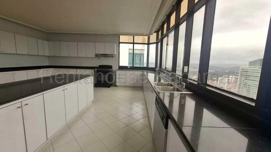 Venta de Apartamento en Avenida Balboa Ph Miramar Solo Cliente Directo MC