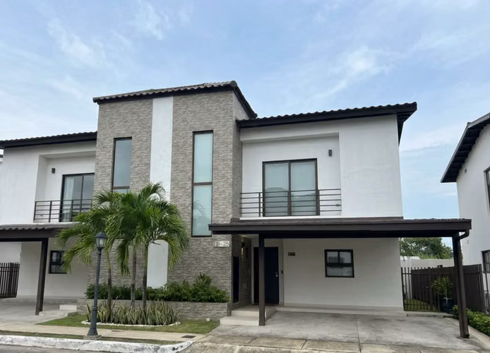 Se vende Casa Duplex - Costa Sur $315,000