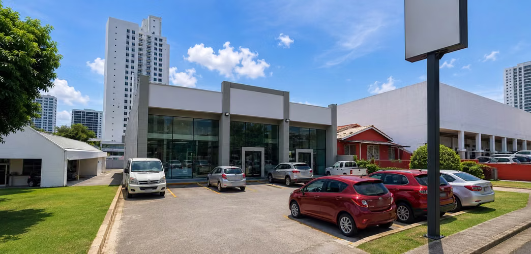 Alquiler de Local Comercial en Calle 50, 260 m² - Imagen 9