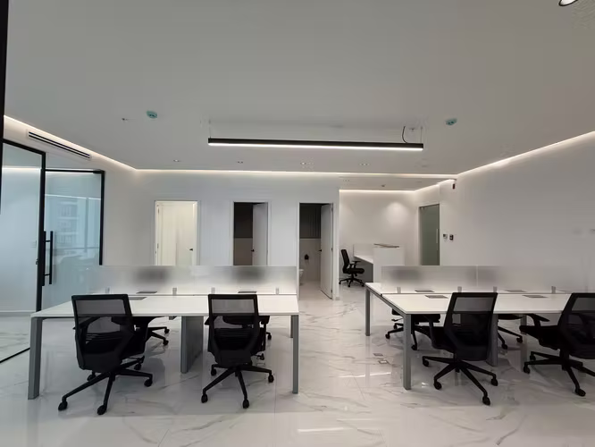 FINANCIAL PARK | OFICINA AMOBLADA 122 M² 3 OFICINAS+ 8 PUESTOS DE AREA ABIERTA BP