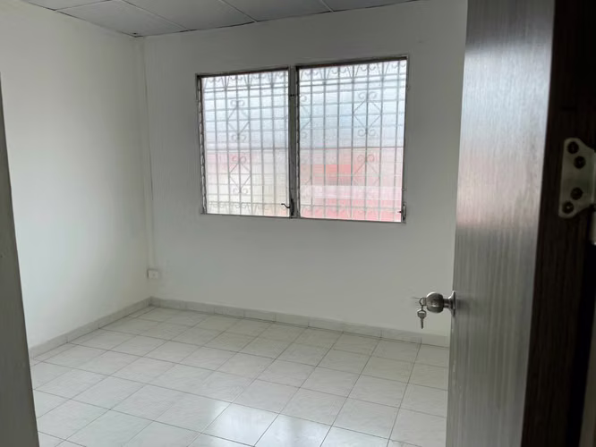 ALQUILER- ¡OPORTUNIDAD EN CHANIS! CASA TIPO DÚPLEX CON USO COMERCIAL - Imagen 10