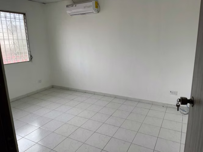 ALQUILER- ¡OPORTUNIDAD EN CHANIS! CASA TIPO DÚPLEX CON USO COMERCIAL - Imagen 9