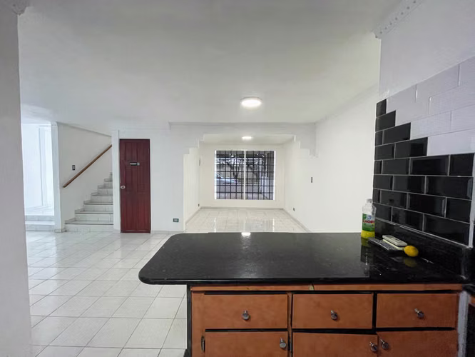 ALQUILER- ¡OPORTUNIDAD EN CHANIS! CASA TIPO DÚPLEX CON USO COMERCIAL - Imagen 16