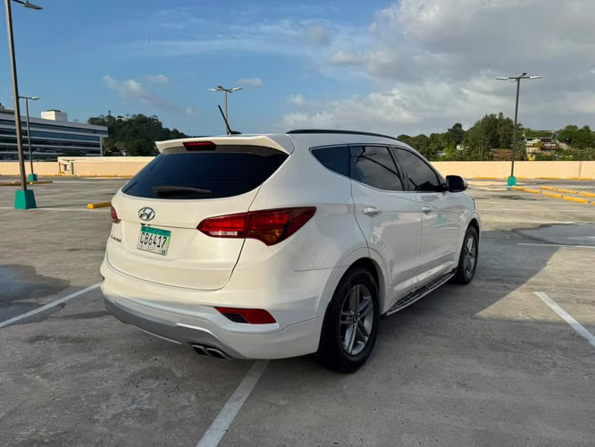 HYUNDAI SANTA FE 2017 10,500.00$ - Imagen 4