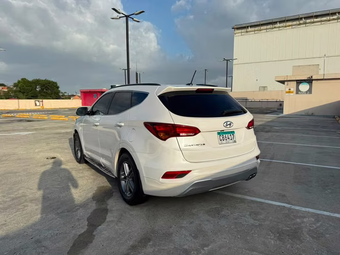 HYUNDAI SANTA FE 2017 10,500.00$ - Imagen 5