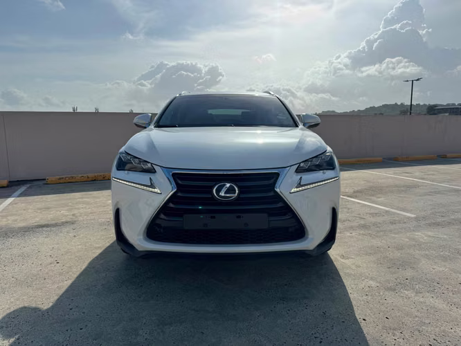 LEXUS NX300H 2015 13,900.00$ - Imagen 2