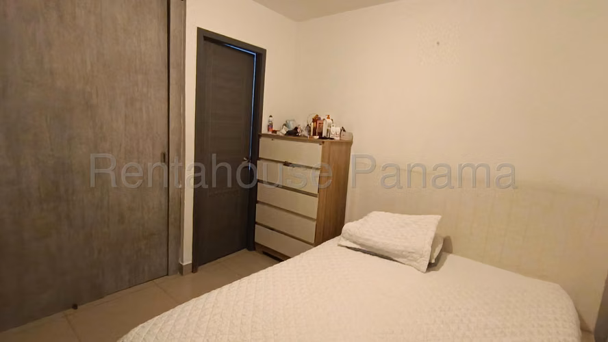 Se Vende Apartamento en Pueblo Nuevo DPA27-1283