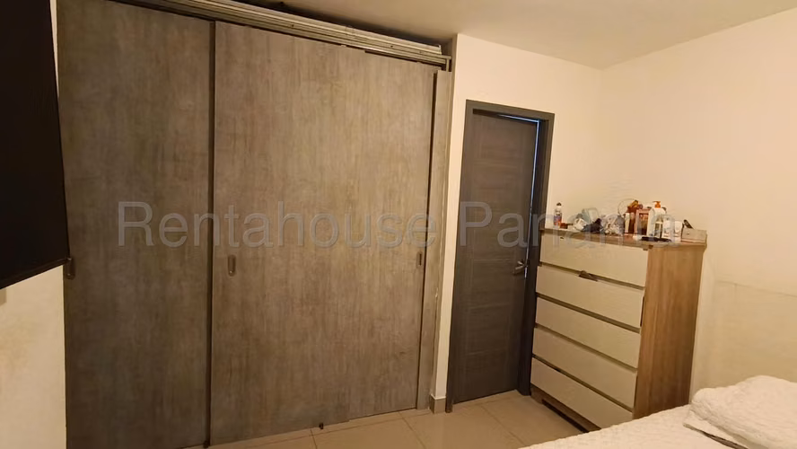 Se Vende Apartamento en Pueblo Nuevo DPA27-1283