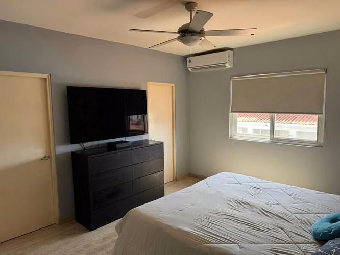 SE VENDE CASA EN QUINTAS DE VERSALLES - Imagen 11