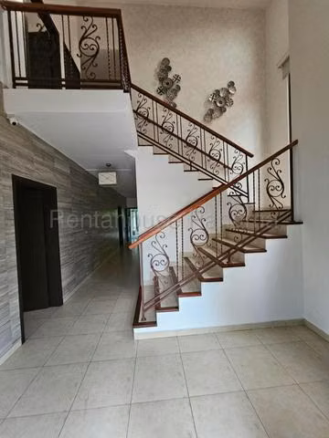 Alquiler de Casa en Costa Sur 27LBR164 - Imagen 2