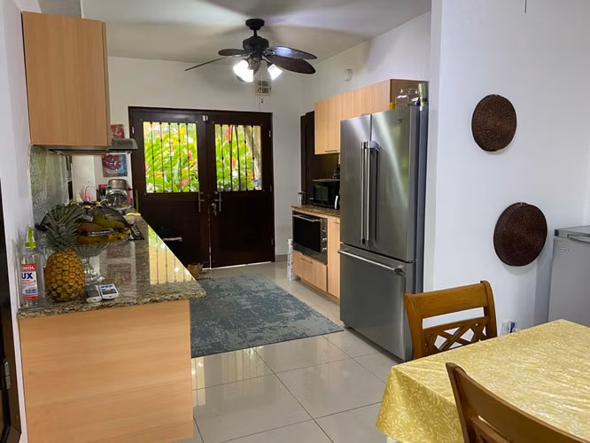 VENDO CASA ACTUALIZADA con potencial de inversión y rentabilidad activa-P - Imagen 8