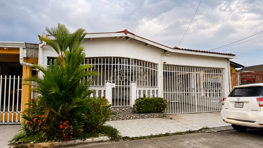 SE VENDE CASA EN VILLAS DEL MEDITERRÁNEO – CALLE PRINCIPAL - Imagen 9