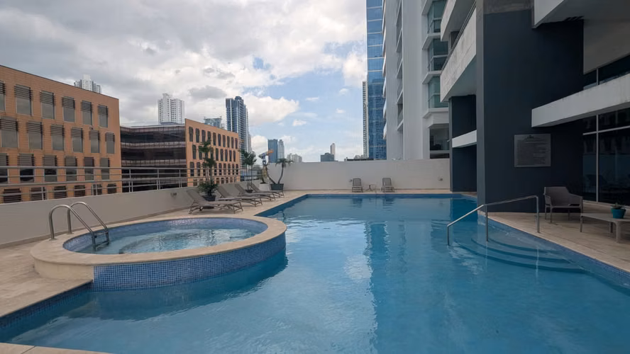 Lujoso Penthouse Renovado con Vista Ininterrumpida al Mar | Costa del Este - Imagen 14