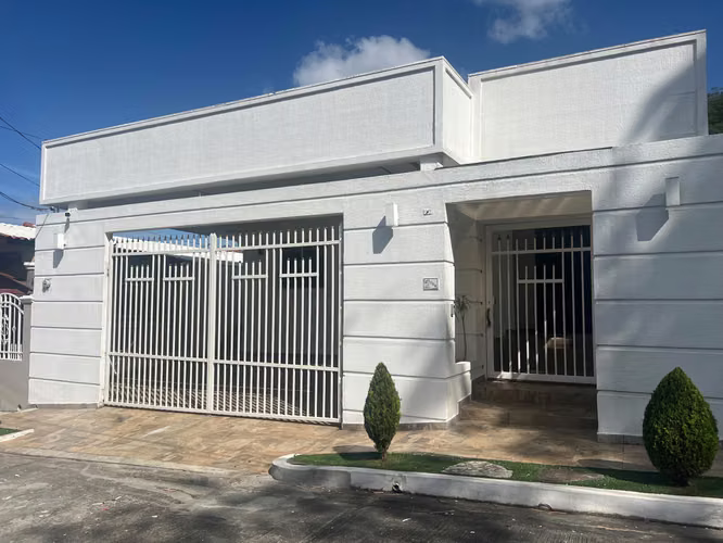 VENTA DE CASA EN ESQUINA- BRISAS DEL GOLF - Imagen 2