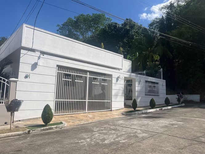 VENTA DE CASA EN ESQUINA- BRISAS DEL GOLF
