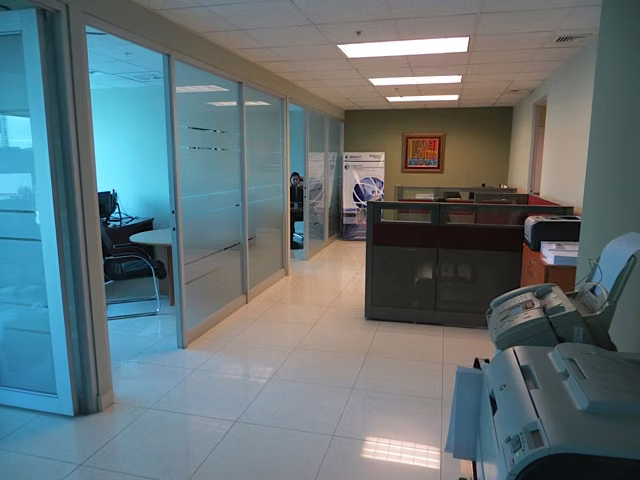 Ocean Business Plaza. 186mts 3est amoblada $275,000.00NEG