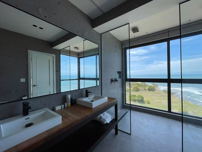 Punta Caelo. 466mts 4r 4.5b amoblado terraza $1,200,000.00neg - Imagen 2