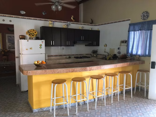 EXCLUSIVA CASA EN VENTA EN CORONADO – AMPLIO TERRENO DE 1,500 m² - Imagen 7