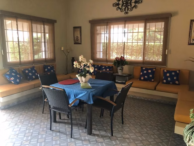 EXCLUSIVA CASA EN VENTA EN CORONADO – AMPLIO TERRENO DE 1,500 m² - Imagen 8