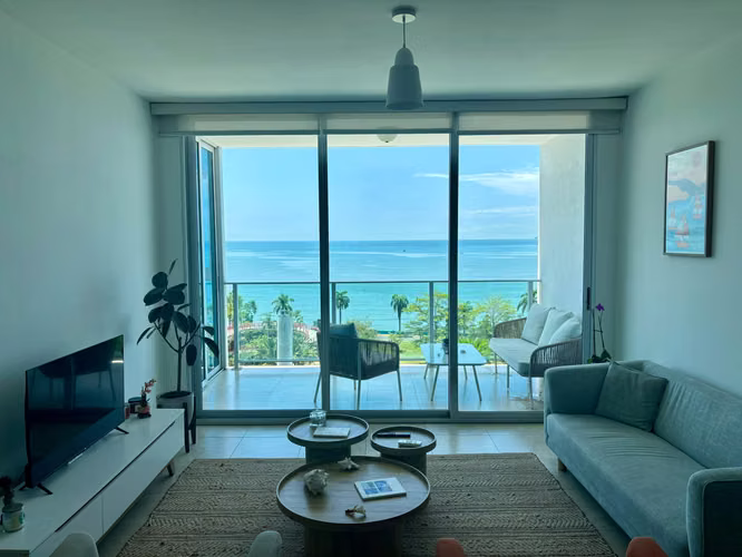 C439J SE ALQUILA AMPLIO APARTAMENTO AMOBLADO CON LINDA VISTA EN LA AVENIDA BALBOA