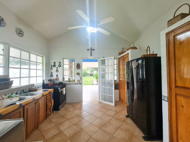 ESPECTACULAR CASA FAMILIAR EN VENTA EN CORONADO – 3,000 M² - Imagen 11