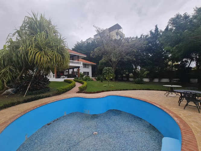 ESPECTACULAR CASA FAMILIAR EN VENTA EN CORONADO – 3,000 M² - Imagen 2