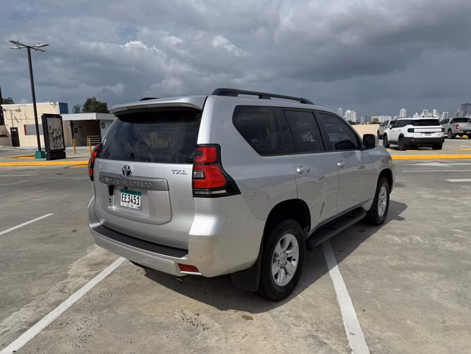 TOYOTA PRADO TXL 2022 40,900.00$ - Imagen 4