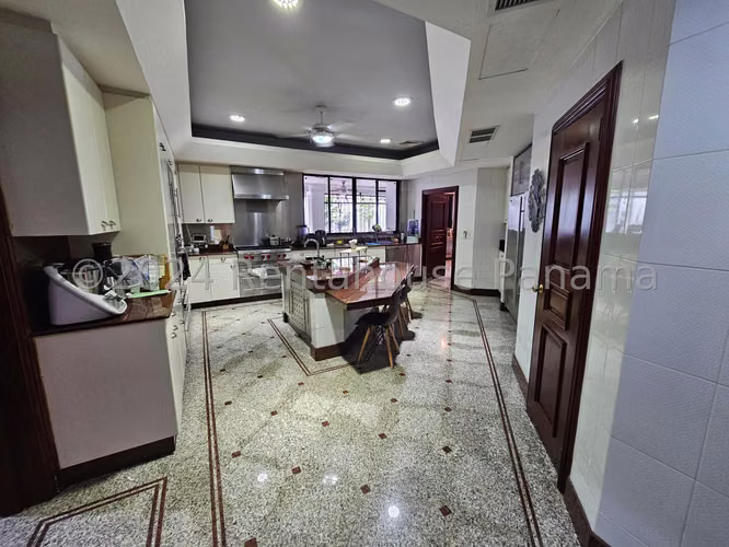 Casa en Venta en Altos del Golf 27EPP1235