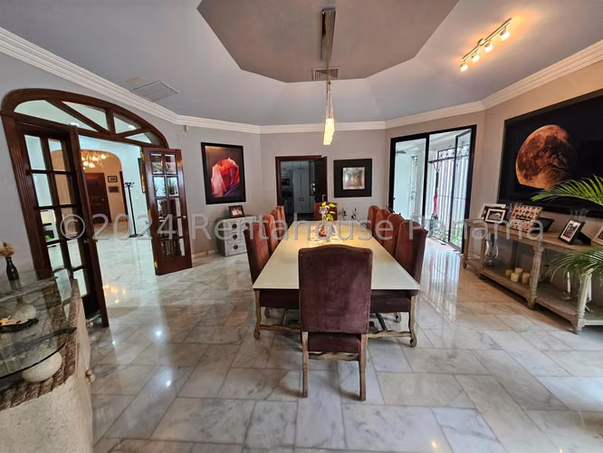 Casa en Venta en Altos del Golf 27EPP1235