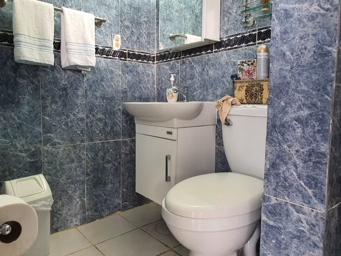 CASA DE UN NIVEL CON PISCINA, UBICADA EN EL CORAZÓN DE LA CIUDAD - Imagen 6