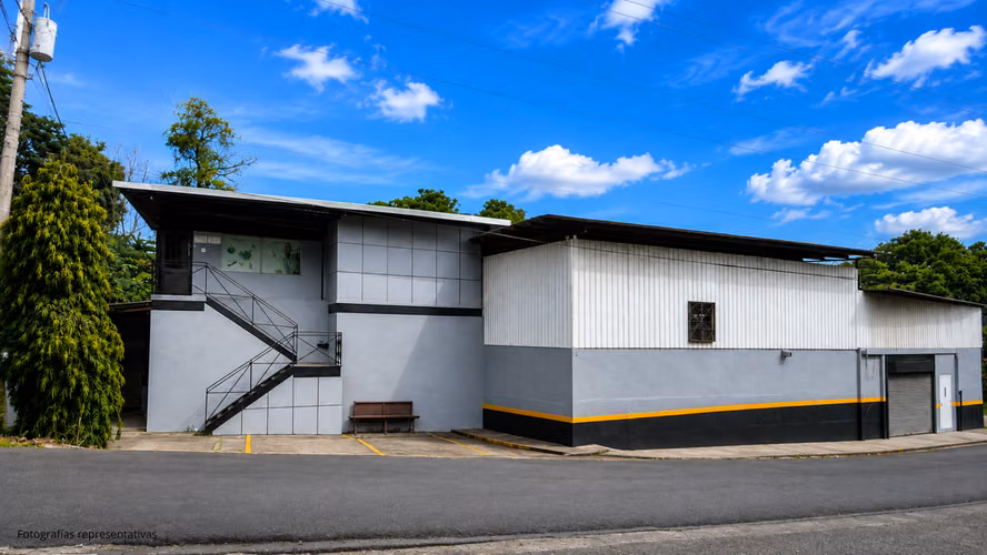 SE VENDE GALERA COMERCIAL - PUEBLO NUEVO