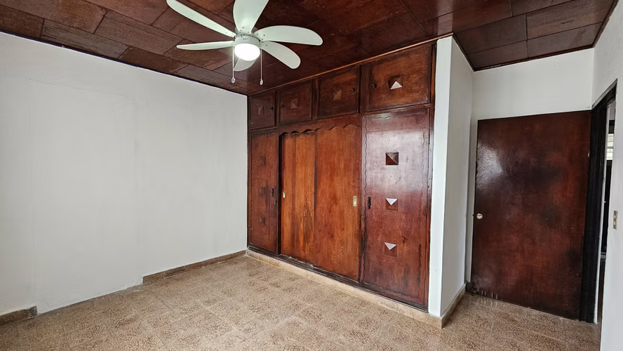 Casa en Venta en Pedregal con amplio terreno, ideal para vivienda o negocio - Imagen 13