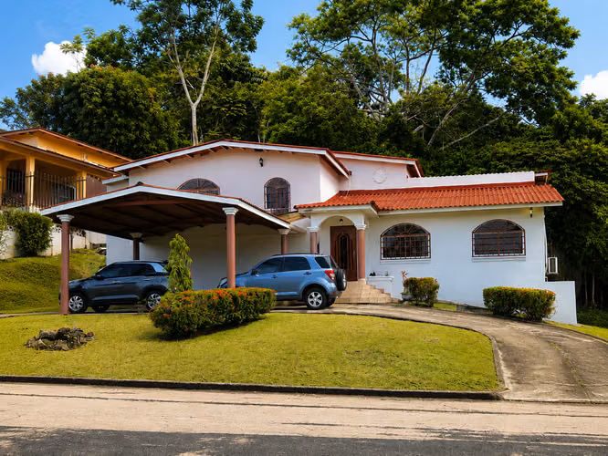 Casa en Residencial Howard, Panamá Pacífico | 3 Recámaras | 662m² de Terreno | $425,000 - Imagen 1