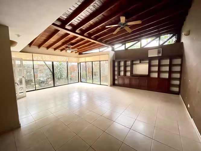 VENTA CASA EN ALTOS DEL GOLF