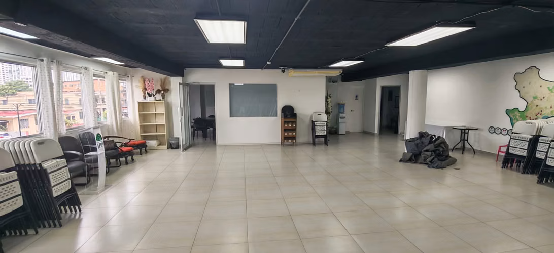 Se alquila local / oficina de 187.91mts en Parque Lefevre - Imagen 5