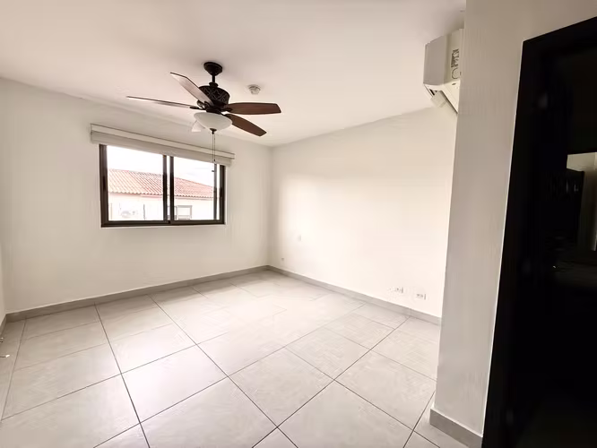 Alquilo hermosa casa duplex en Panama Pacifico - Imagen 3