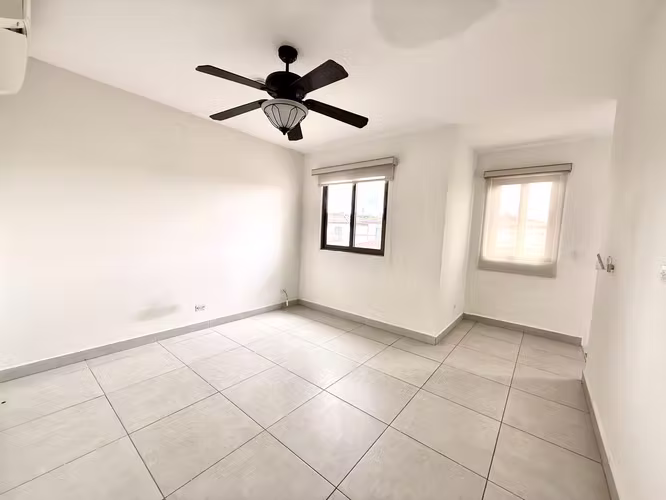 Alquilo hermosa casa duplex en Panama Pacifico - Imagen 8