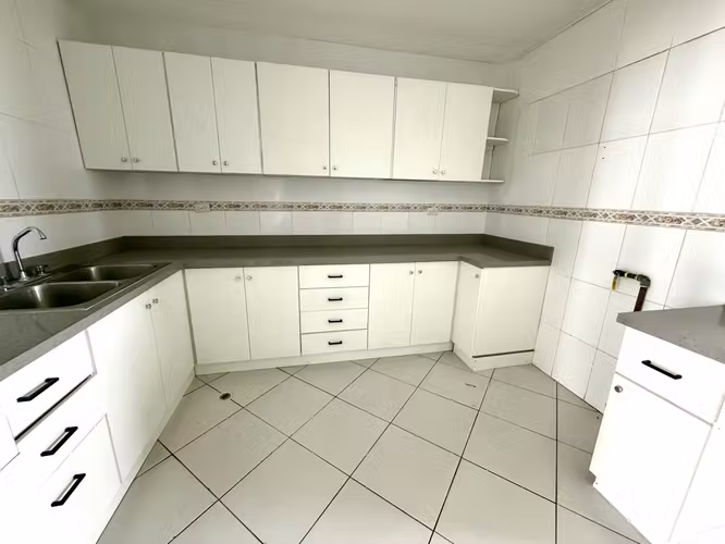 VENTA AMPLIO APARTAMENTO FAMILIAR 3 RECÁMARAS - Imagen 5