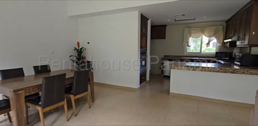 ALQUILO Casa en Country Club Tucan Avenida Cocoli. 300m2 - Imagen 8