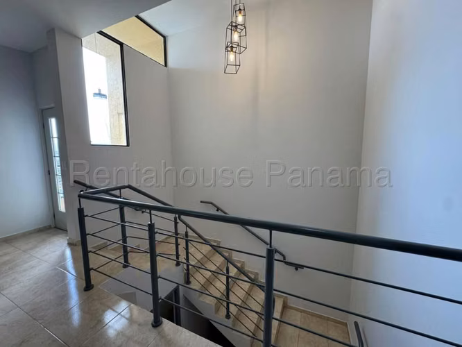 VENTA DE CASA EN LAS CUMBRES  - VISTAS DEL LAGO - Imagen 5