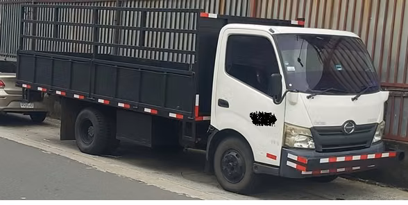 VENDO CAMION TOYOTA HINO - PARA ACARREO