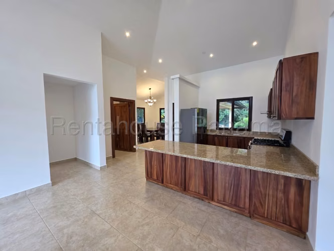 VENTA DE CASA EN SORA  - ALTOS DE MARIA - Imagen 3
