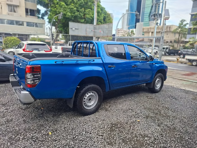 Mitsubishi L  - Imagen 4