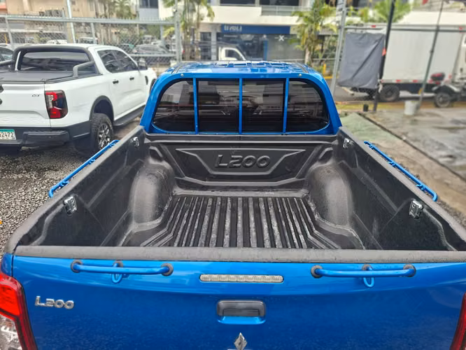 Mitsubishi L  - Imagen 6