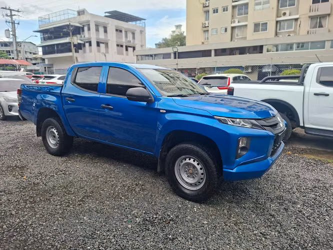 Mitsubishi L 