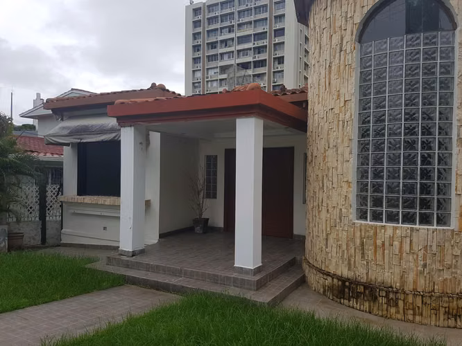 HOUSE FOR SALE ALTOS DEL GOLF GM