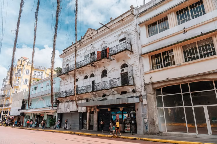Land for Sale in Casco Viejo – Building for Sale for Renovation – Menotti