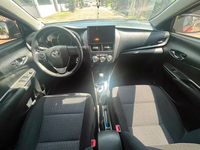 Toyota YARIS 2022 automatico - Imagen 6